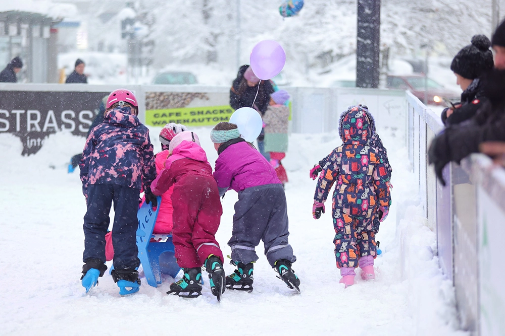 Tendances en patinage sur glace synthétique et en curling pour 2025.